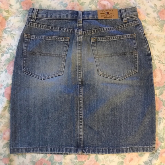 Tommy Hilfiger vintage denim skirt! size small! - Picture 4 of 7