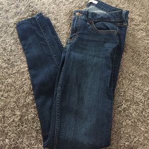HOLLISTER dark wash jeans