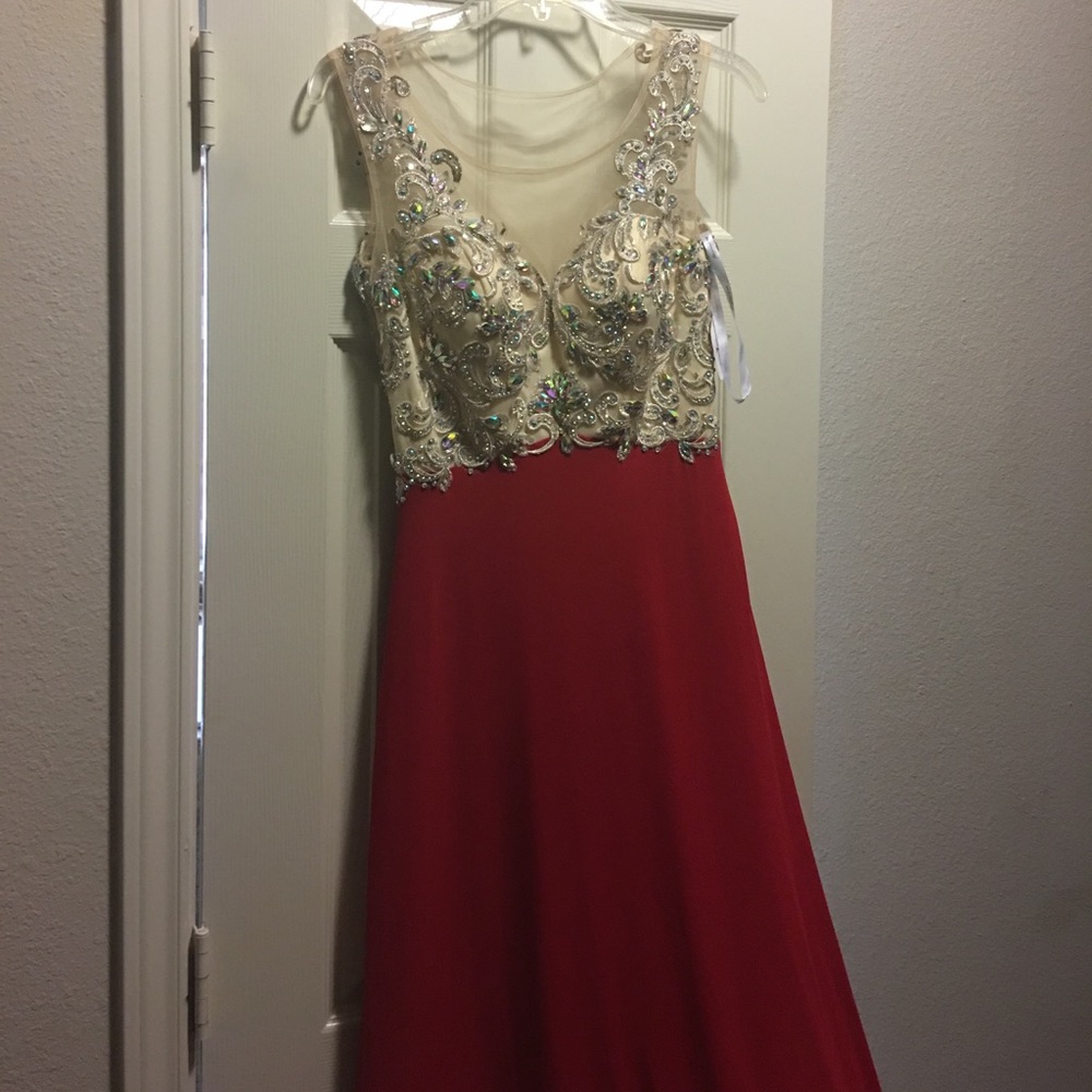RED LONG PRETTY DRESS