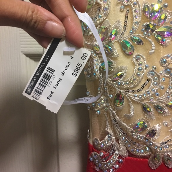 RED LONG PRETTY DRESS - Picture 4 of 4