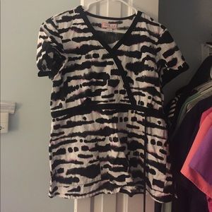 Womens Koi scrub top size large