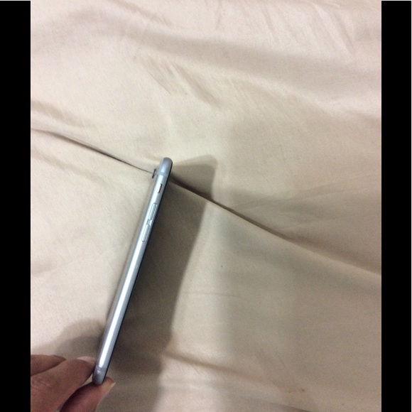 Iphone 6s (damaged) - Picture 4 of 5