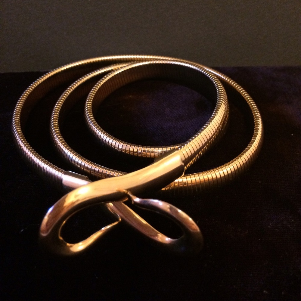 Gold stretchy vintage style belt