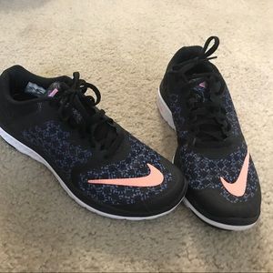 Women's 7.5 Nike FS Lite Run 3