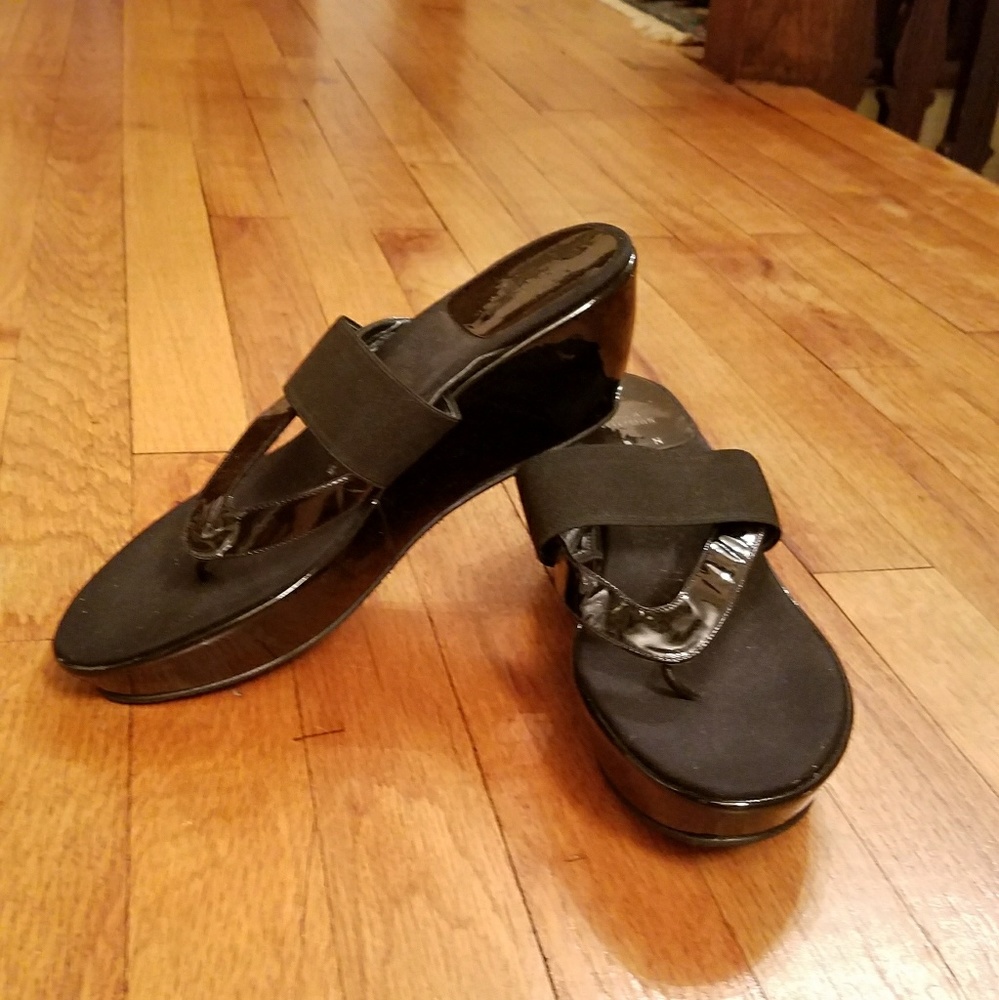 Stuart Weisman Flip Flops Sandals BLACK