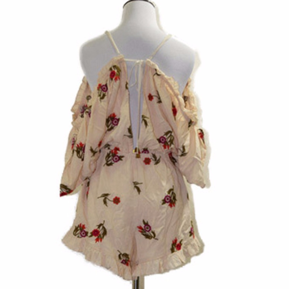 HP ❤️❤️NWOT Lovers + Friends Revolve Flower Romper - Picture 5 of 8