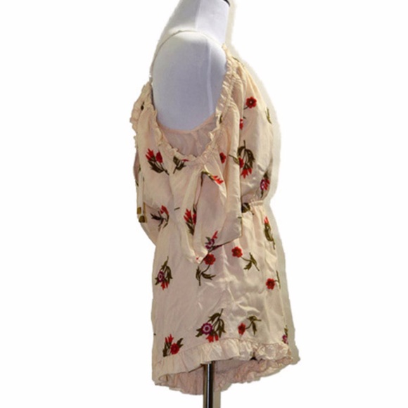 HP ❤️❤️NWOT Lovers + Friends Revolve Flower Romper - Picture 4 of 8