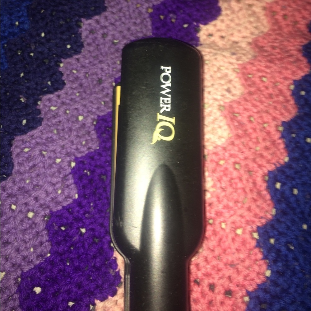 Power IQ hair straightener