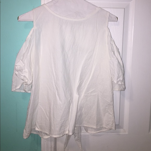 Super cute cold shoulder, open back blouse - Picture 1 of 2