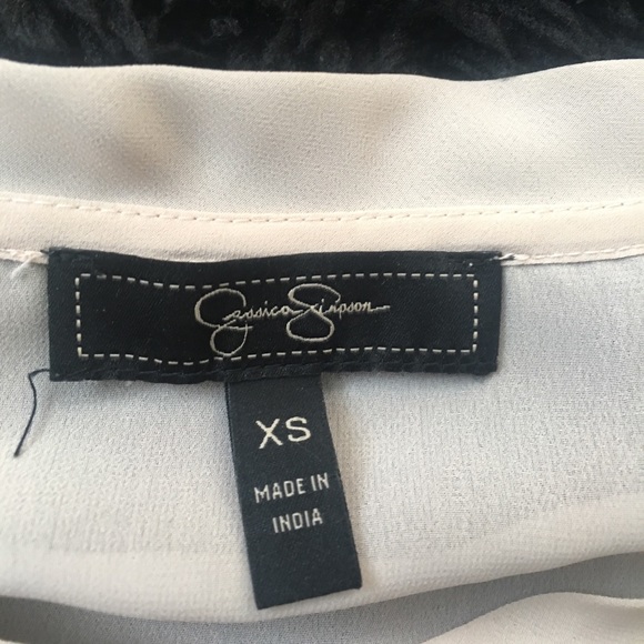 Classy Jessica Simpson Blouse - Picture 2 of 5