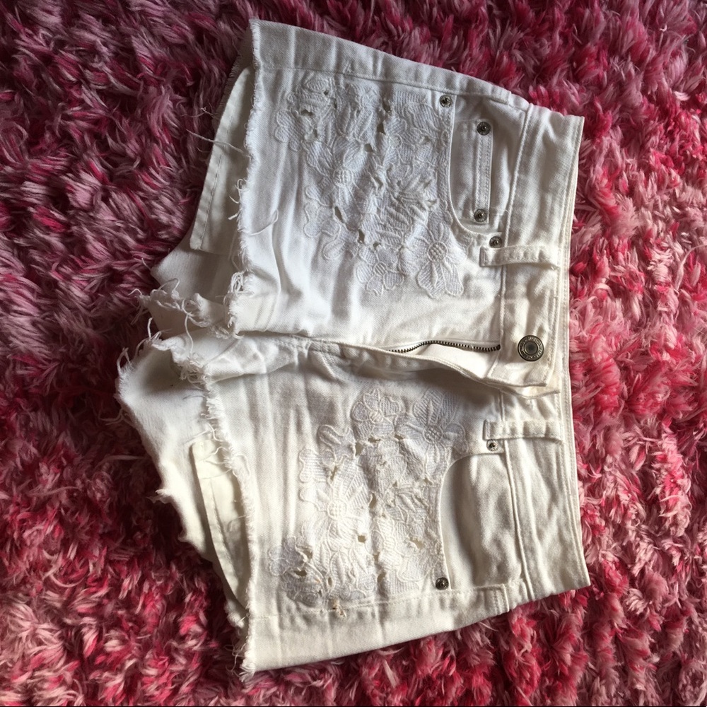 White American Eagle Hi-Rise Shorties