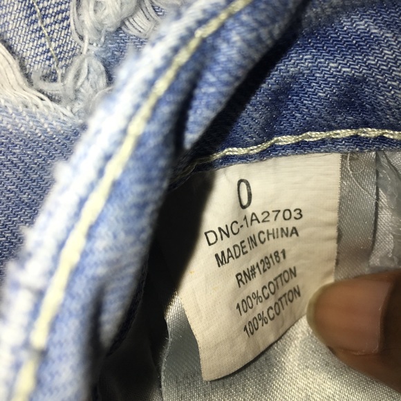 Light wash Distressed boyfriend jeans - Picture 2 of 4