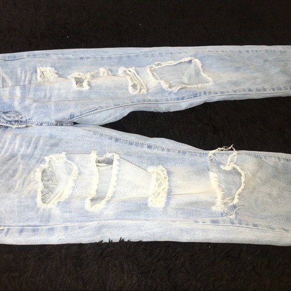Light wash Distressed boyfriend jeans - Picture 3 of 4