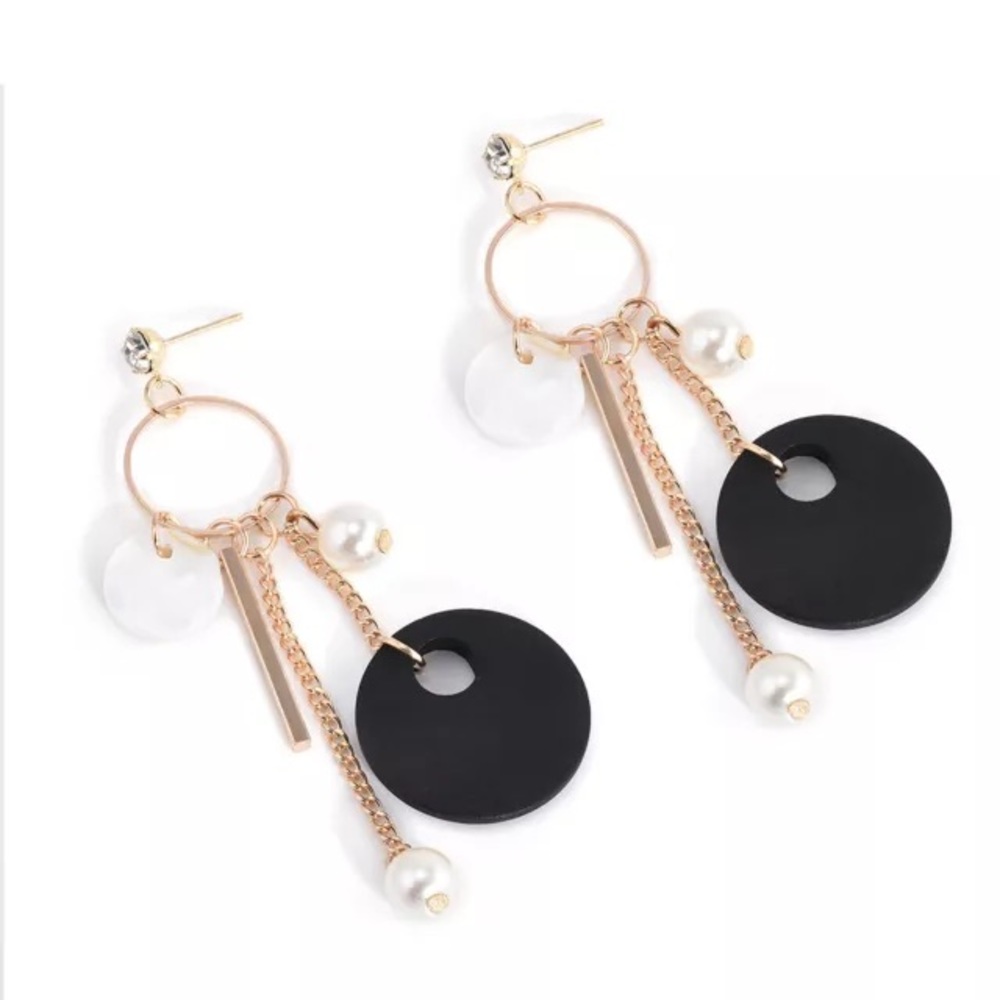 Dangle Earrings - Picture 3 of 4