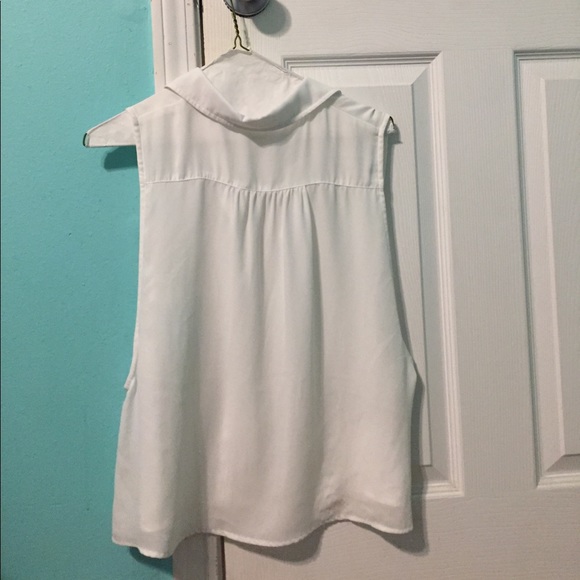 Button down white blouse - Picture 2 of 2