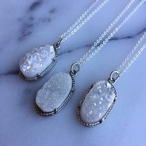 ✨Last one✨White druzy quartz necklaces