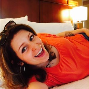 Meet your Posher, Alexis