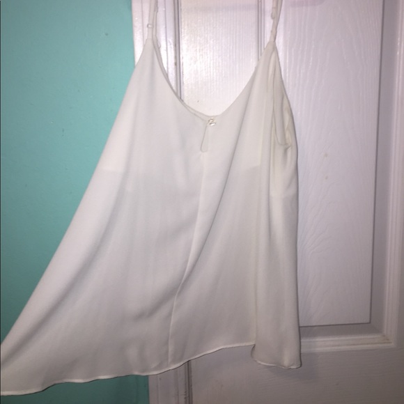 Cute flowy crop top tank - Picture 2 of 2