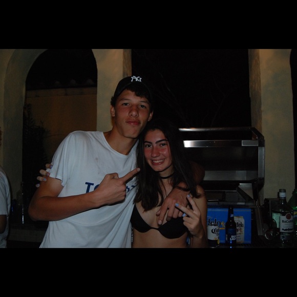 Meet your Posher, Karin - Picture 1 of 1