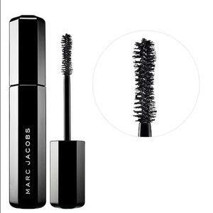 Marc Jacobs velvet noir major volume mascara