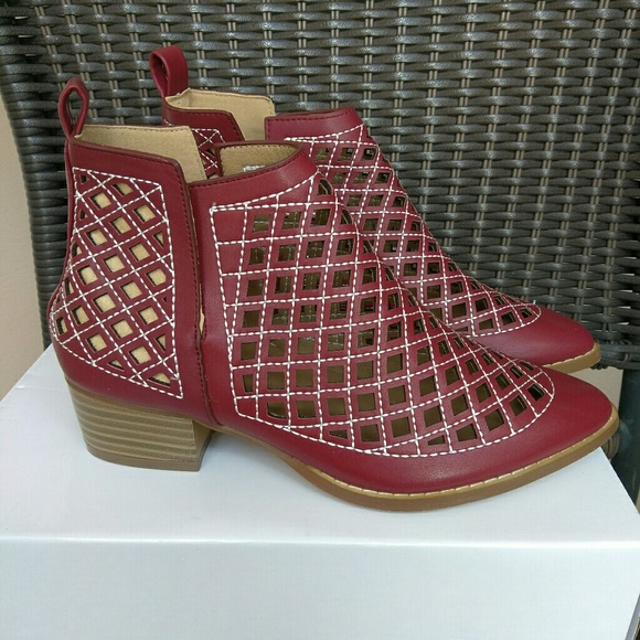 Boots - Picture 2 of 3