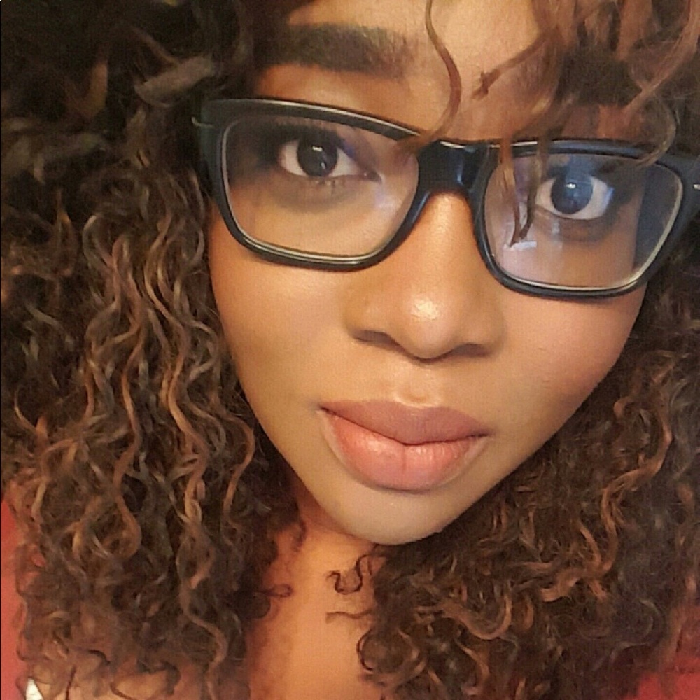 Meet your Posher, Ade