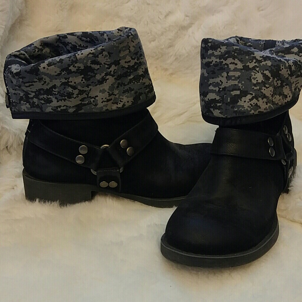 Black boots