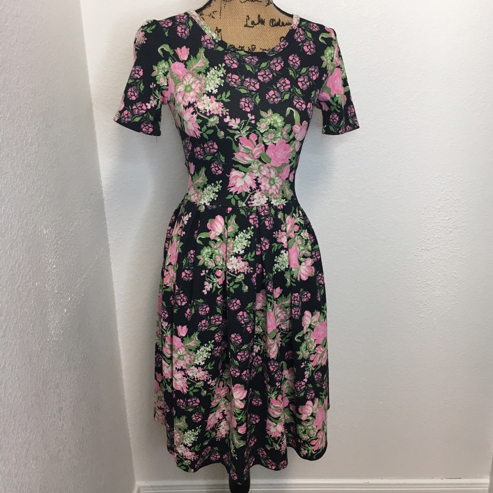 LuLaRoe Floral Amelia XS