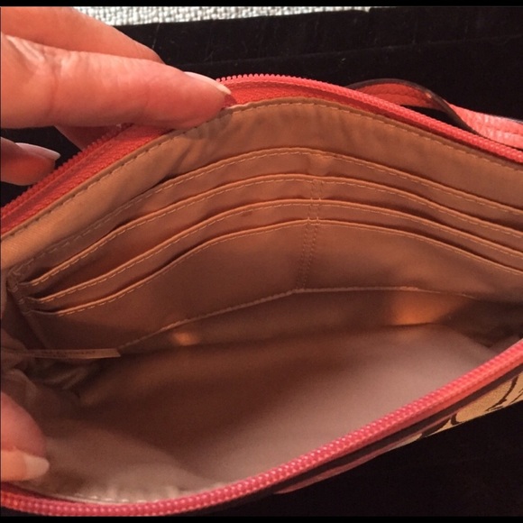 Coach - Picture 2 of 4