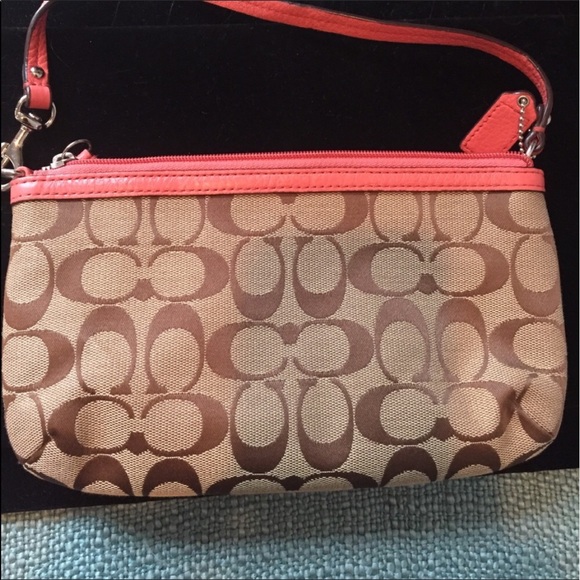 Coach - Picture 3 of 4