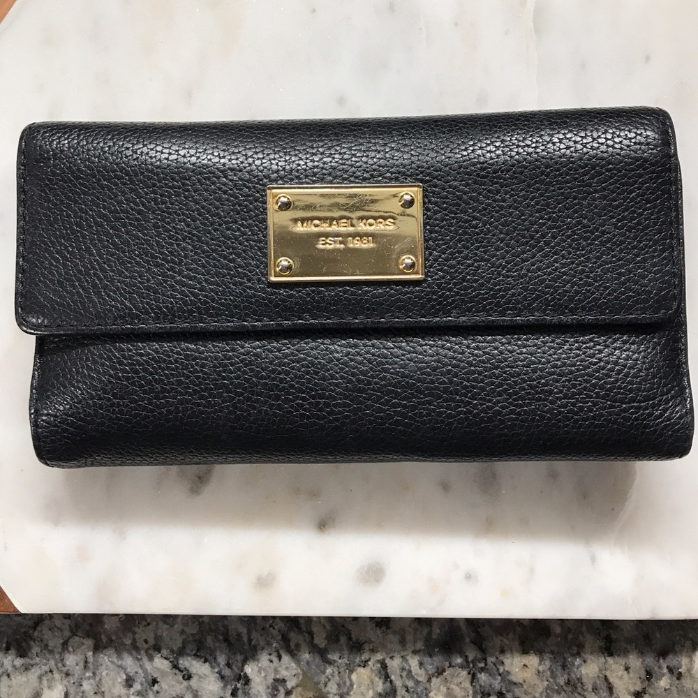 Authentic - Michael Kors Wallet