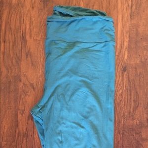 Lularoe Tall and Curvy Solid Teal Leggings