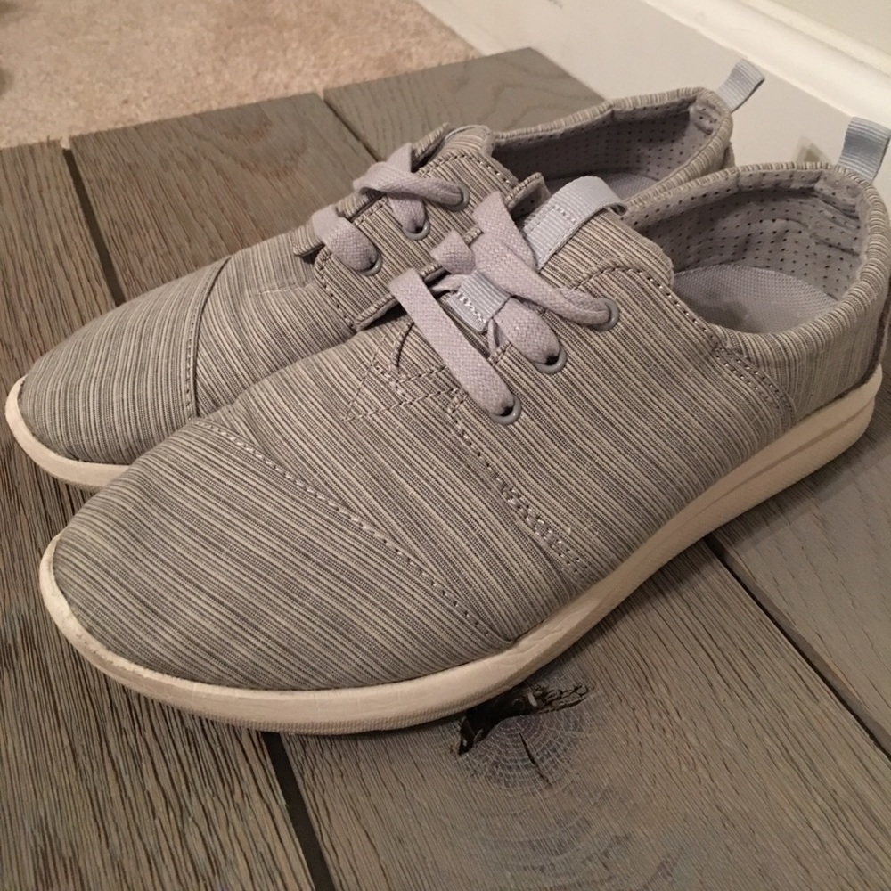 Toms Size 7
