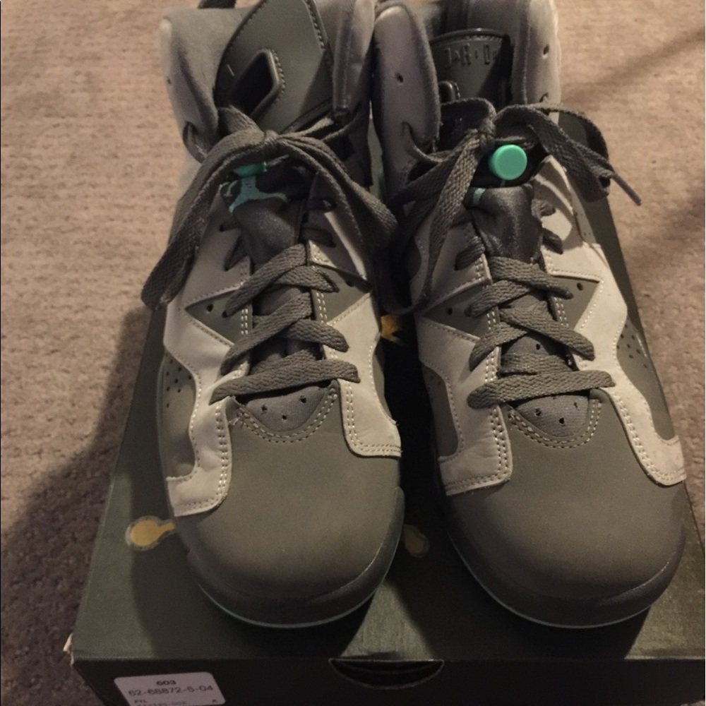 Jordan 6 retro green globe