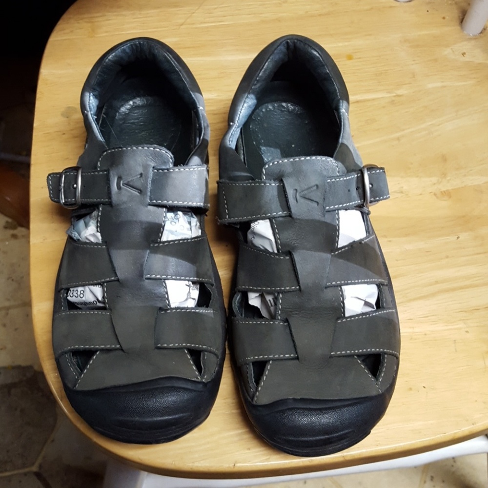 Keen sandal size 8.5