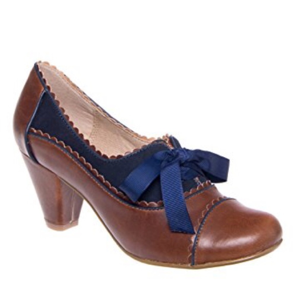 Chelsea Crew Oxford ribbon heel brown and navy SZ8