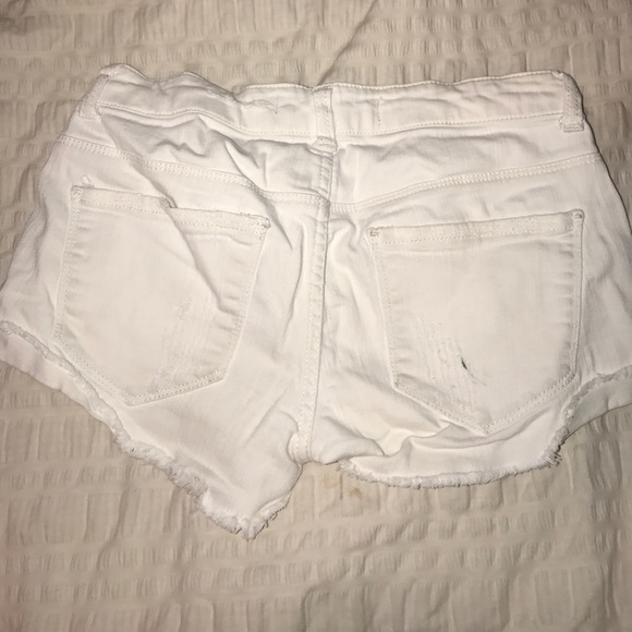 white shorts - Picture 2 of 3