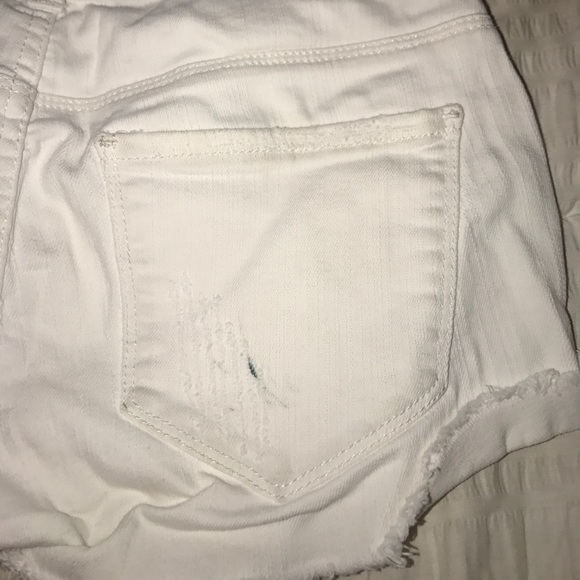 white shorts - Picture 3 of 3