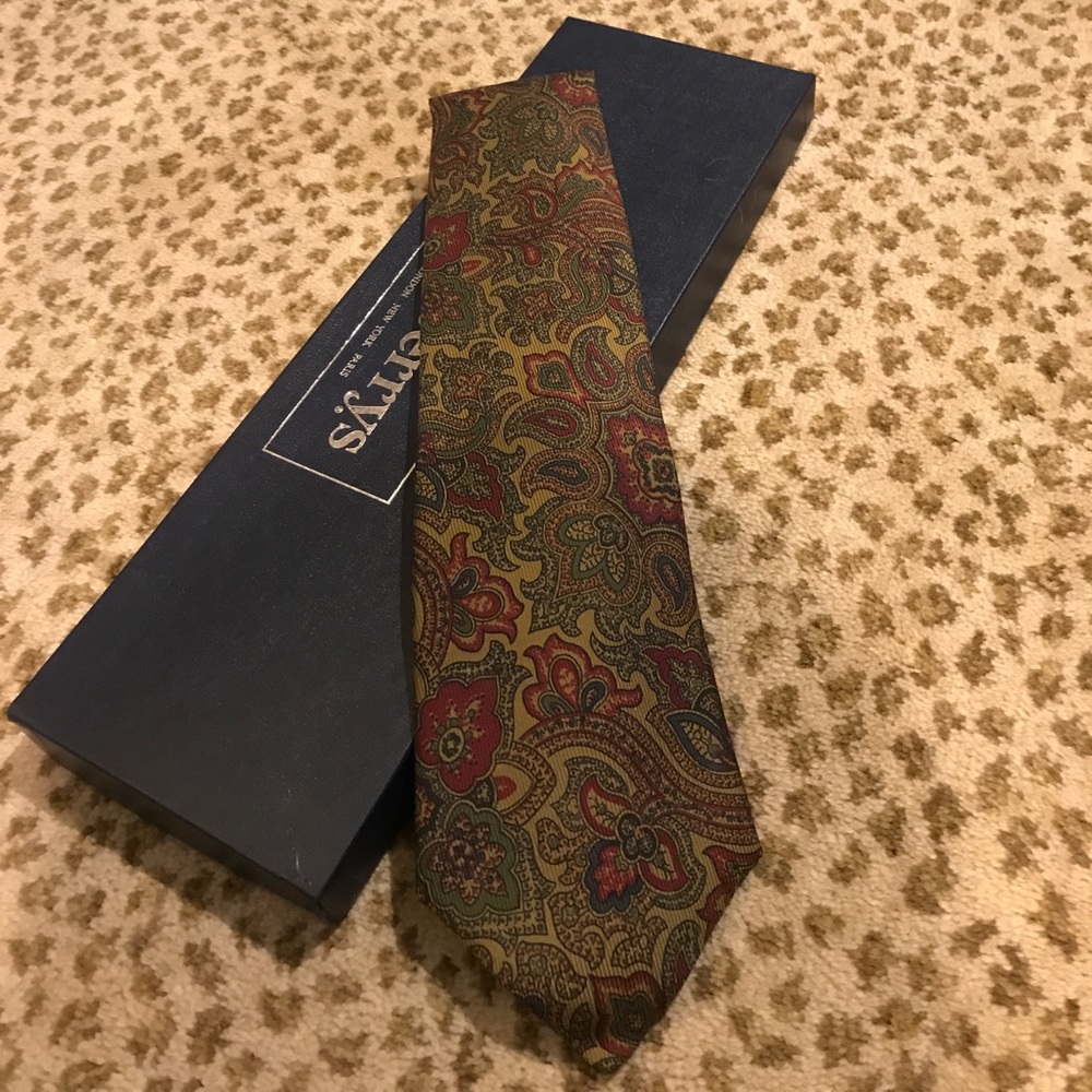 NWOT Burberry neck tie!