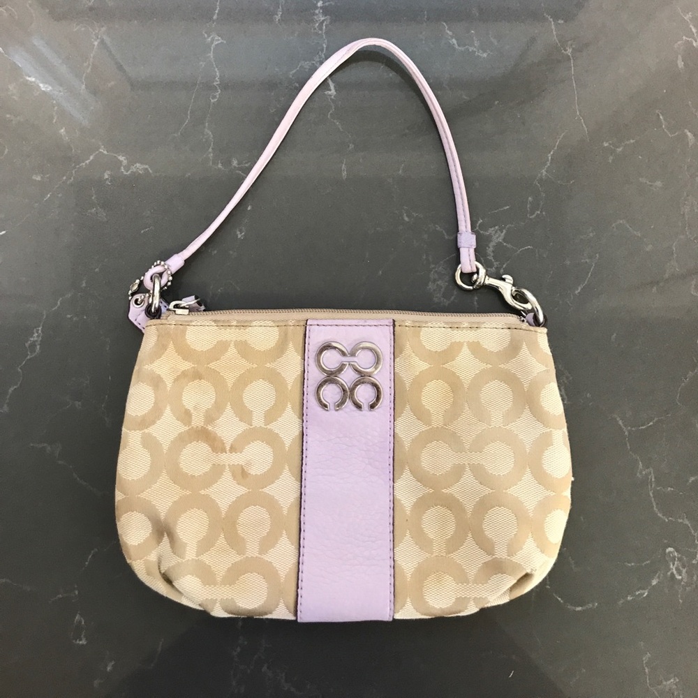 ❌❌❌SOLD❌❌❌Reduced Coach wristlet lilac lavender
