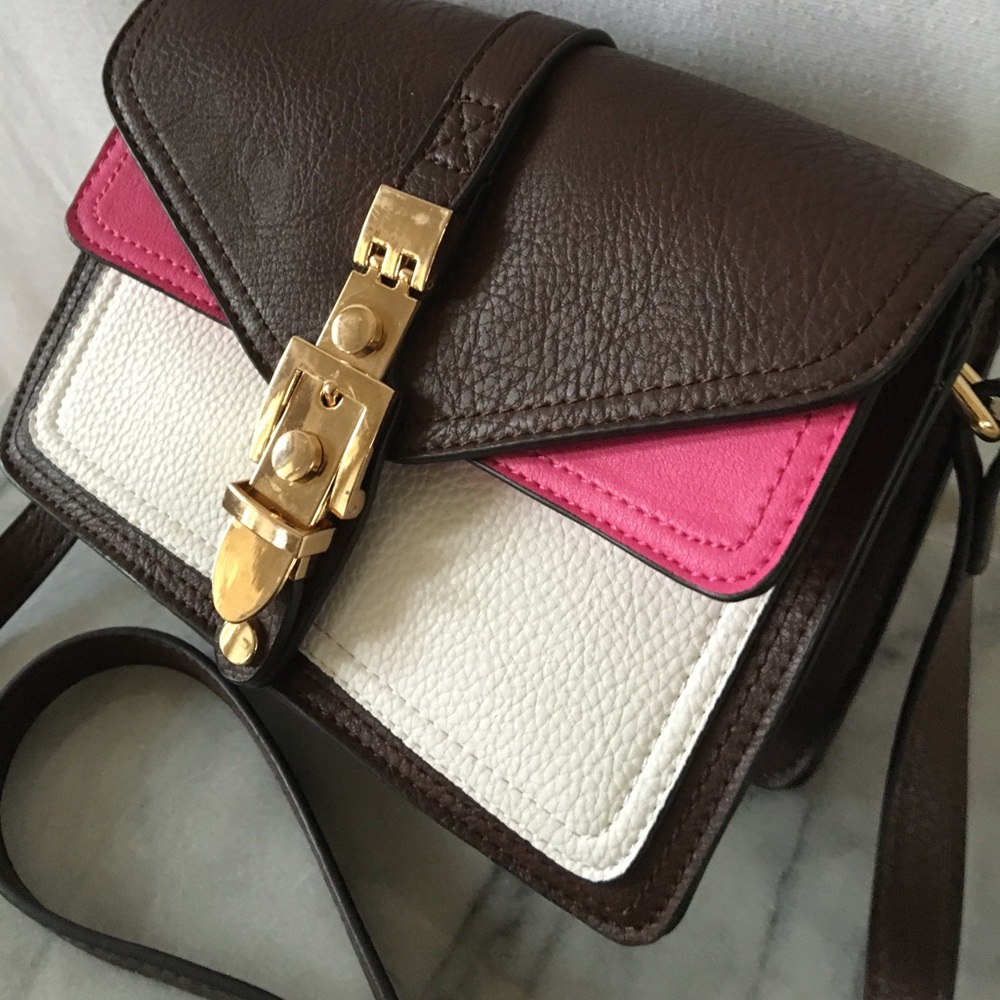 ChArMiNg ChaRliE cRoSsb0dy bAg