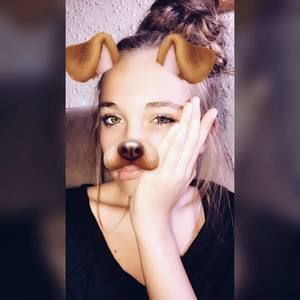 Meet your Posher, Daniella