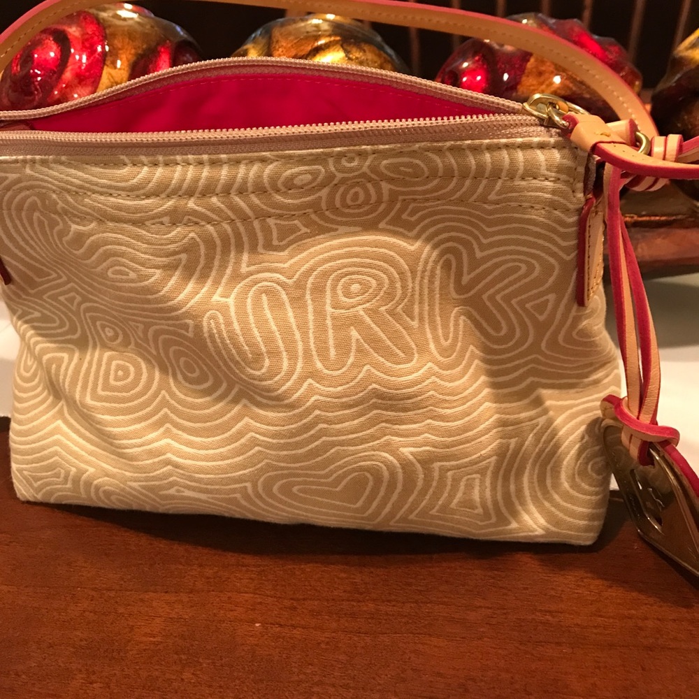 Dooney & Bourke Pouchette