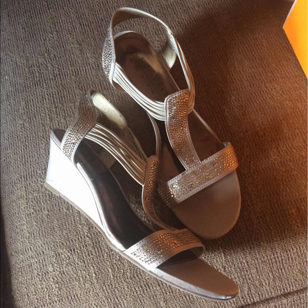 Champagne Wedges w/ Sparkles