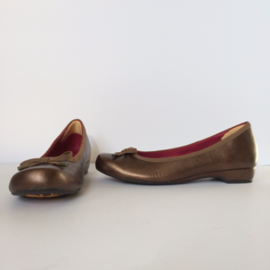 Vionic, Bronze Metallic Flats (with heel cushion)