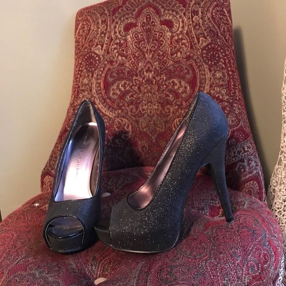 OPEN TOE SPARKLE BLACK HEELS - Picture 2 of 2