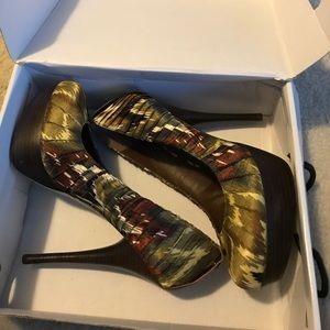 Brown multi-colored heels