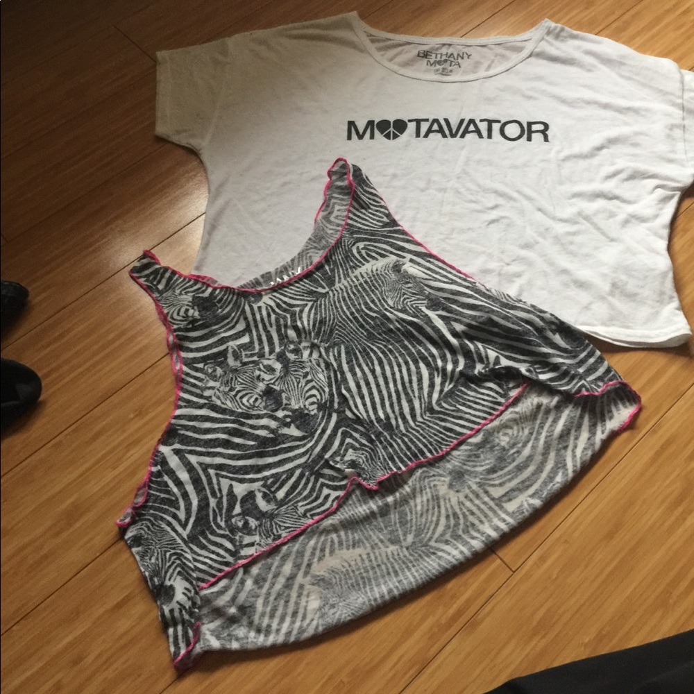 Bethany mota  crop top one size & Lg tank