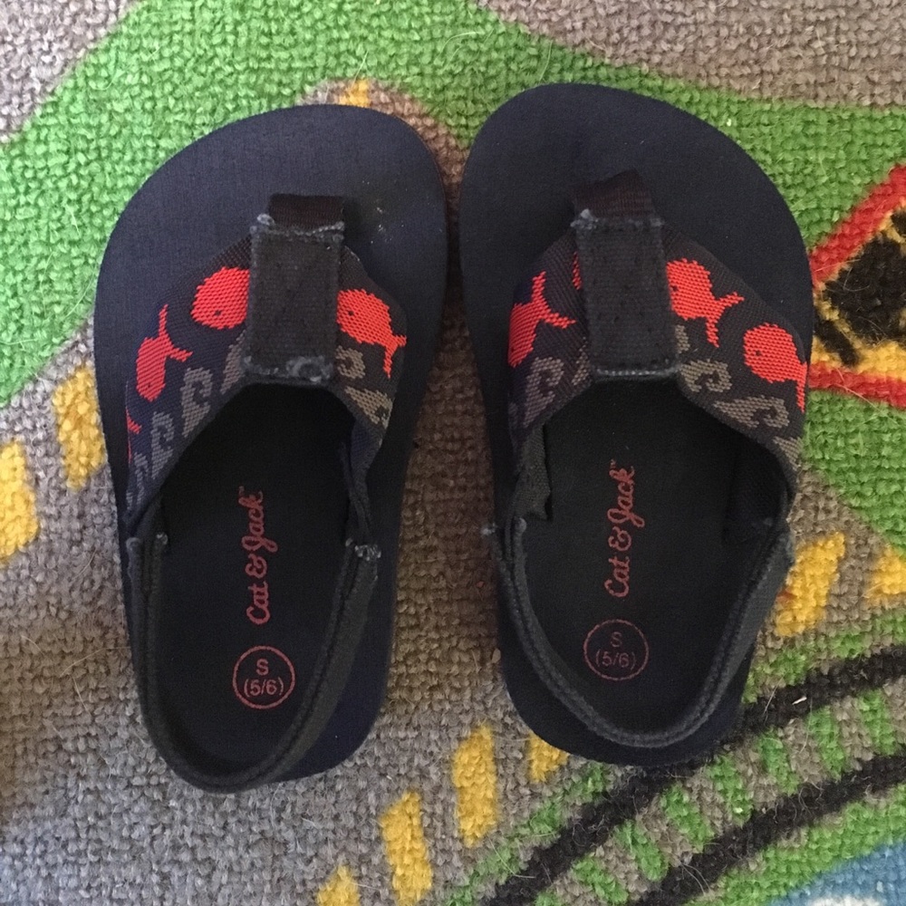 Cat & Jack Boys  5/6 Flip Flops
