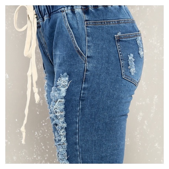 Ripped Denim “Host Pick”💕 - Picture 4 of 6